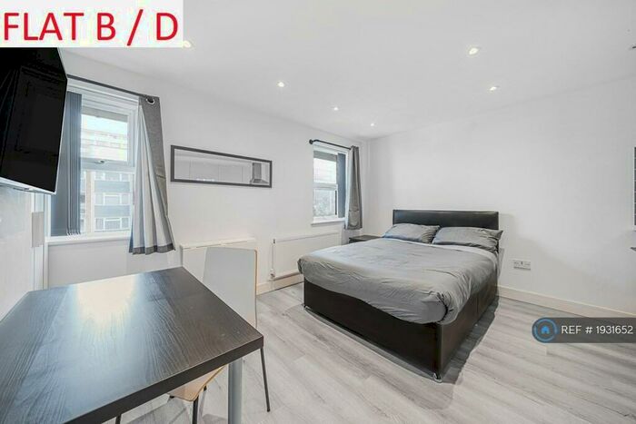 Studio To Rent In Sedgmoor Place, London, SE5