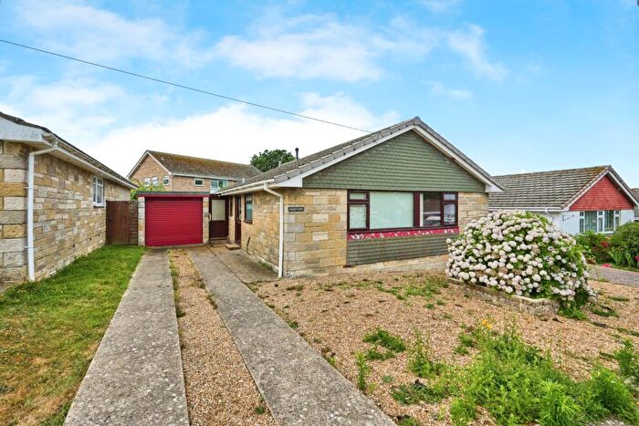 2 Bedroom Bungalow For Sale In Atkinson Drive, Newport, Isle Of Wight, PO30