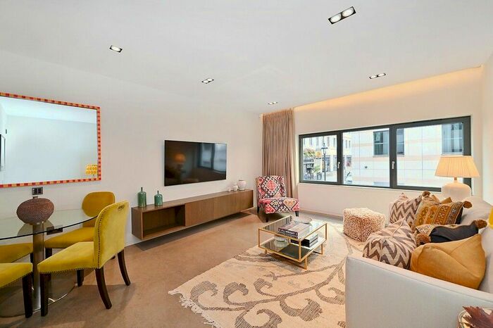 1 Bedroom Flat To Rent In Babmaes Street, St James, SW1Y