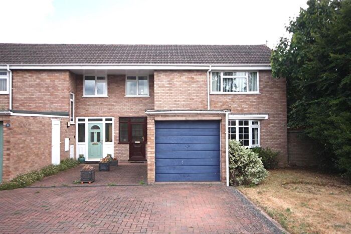 3 Bedroom End Of Terrace House For Sale In Bluebell Close, Malvern, WR14