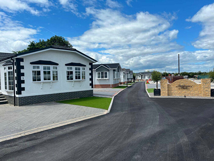 1 Bedroom Park Home For Sale In Tewkesbury, Gloucestershire, GL19