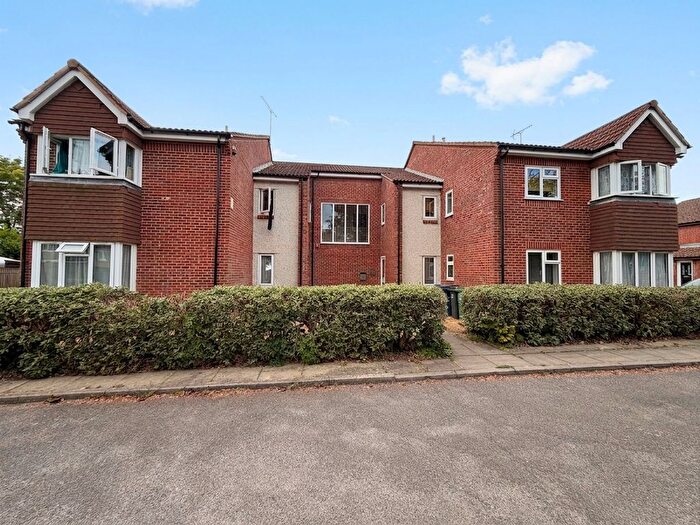 Studio To Rent In Lowdell Close, Yiewsley, UB7