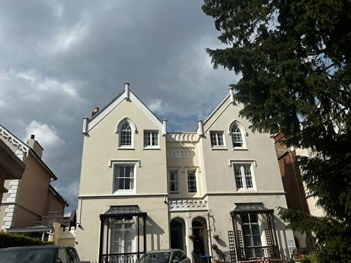 2 Bedroom Flat To Rent In Leam Terrace, Leamington Spa, Warwickshire, CV31