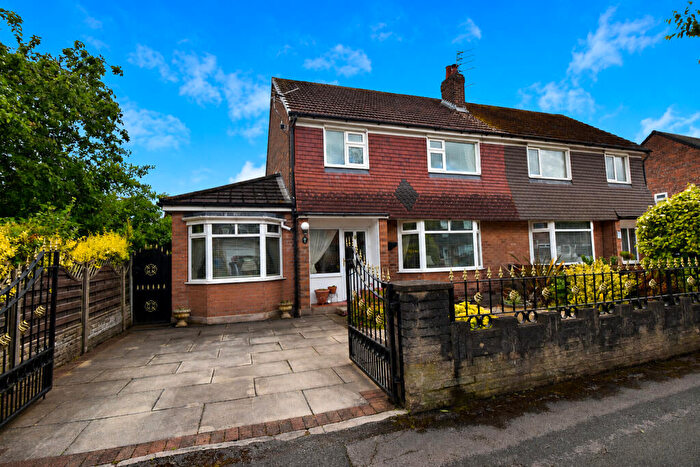 3 Bedroom Semi-Detached House For Sale In Cross Knowle View, Davyhulme, M41