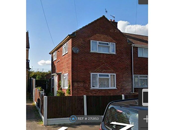 2 Bedroom Semi-Detached House To Rent In Usk Road, Reading, RG30