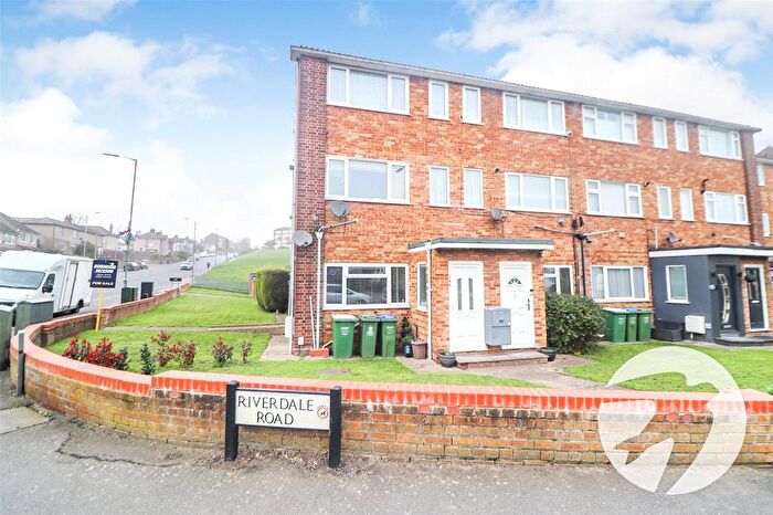 2 Bedroom Maisonette For Sale In Riverdale Road, Erith, DA8