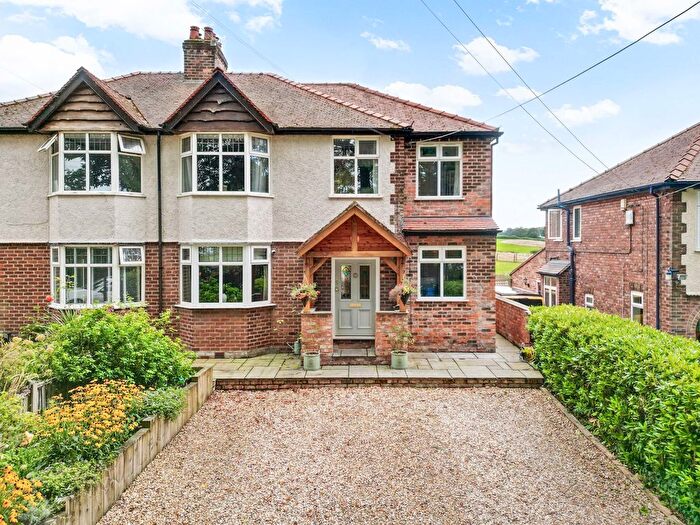 4 Bedroom Semi-detached House For Sale In Hobb Lane, Daresbury, WA4