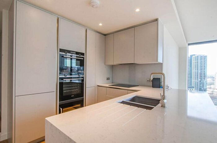 2 Bedroom Flat To Rent In Hampton Tower, Canary Wharf, London, E14