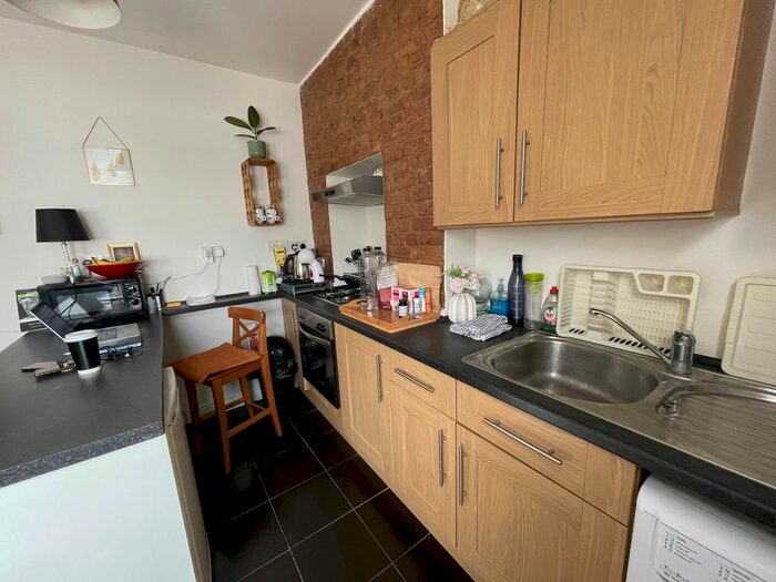 Studio To Rent In Netherwood Road, Brook Green, W14