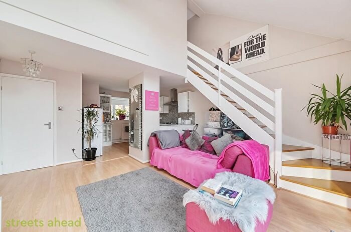 1 Bedroom Detached House To Rent In Basil Gardens, Croydon, CR0