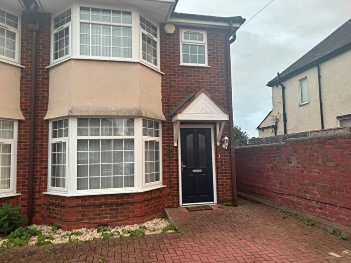3 Bedroom House To Rent In Edgemond Avenue, Birmingham, B24