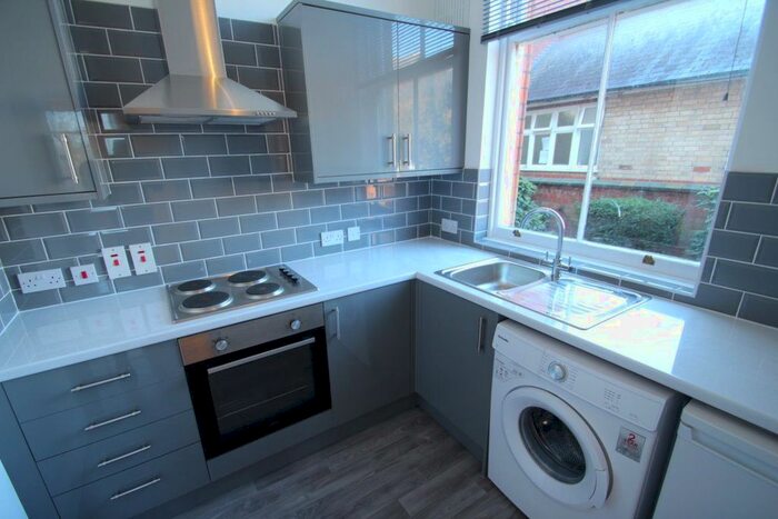 1 Bedroom Flat To Rent In London Road, Stoneygate, Leicester, LE2