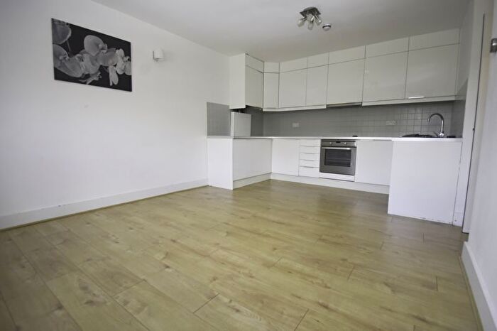 2 Bedroom Flat To Rent In Essex Road, Basingstoke, RG21