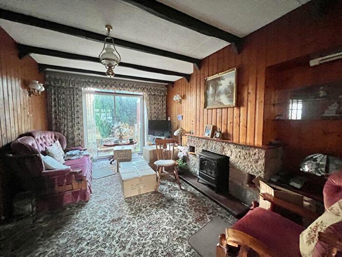 3 Bedroom End Of Terrace House For Sale In Kingstanding Road, Kingstanding, Birmingham, B44