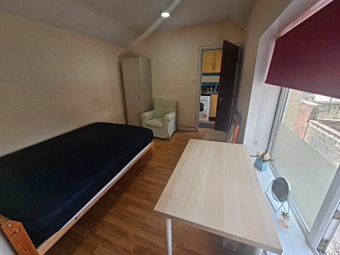 1 Bedroom Studio To Rent In Rawden Place, Cardiff, CF11