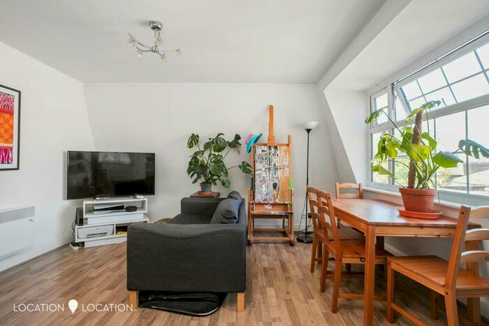 2 Bedroom Flat To Rent In Walford Road, London, N16