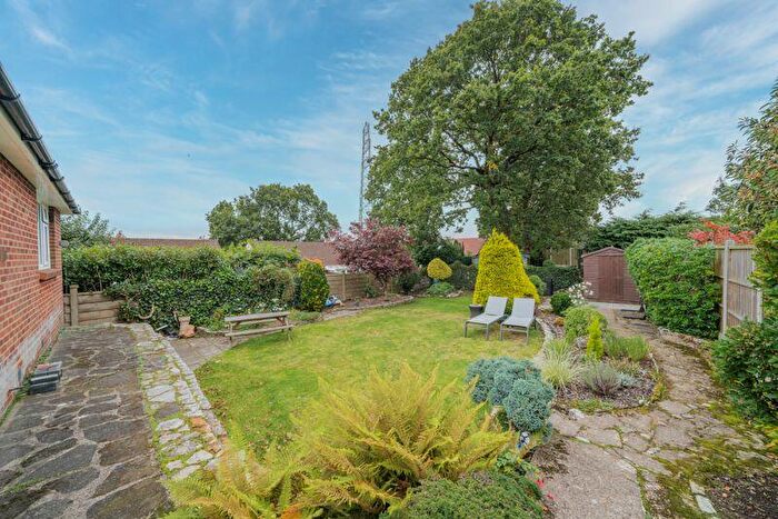 3 Bedroom Bungalow For Sale In Hull Road, Bearwood, BH11