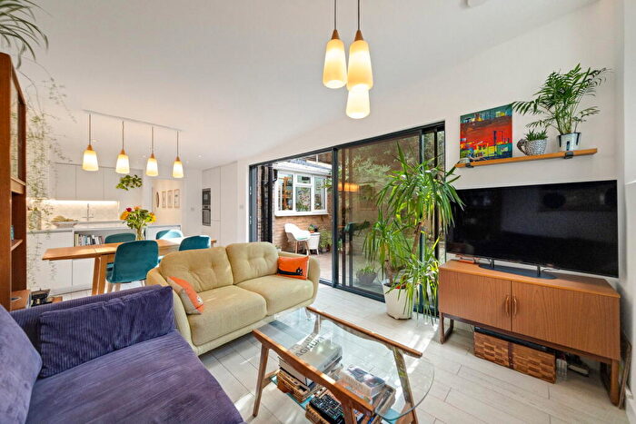 2 Bedroom Flat For Sale In Undercliff Road, London, SE13