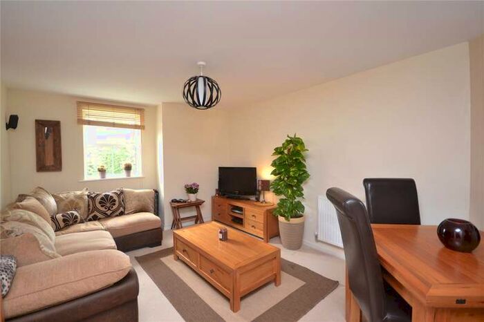 2 Bedroom Apartment To Rent In Gilson Place, Coppetts Road, London, N10