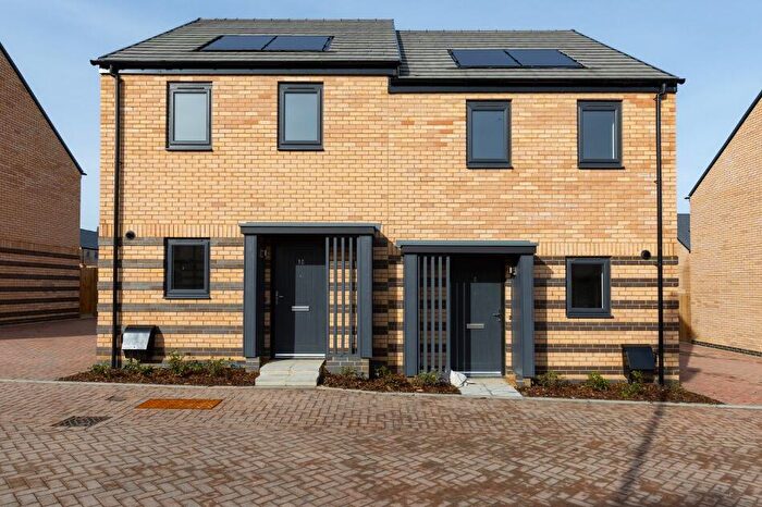 3 Bedroom Semi Detached House To Rent In So Flexi Huntingdon, Huntingdon, PE29