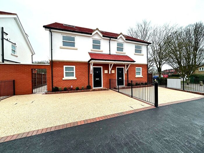 3 Bedroom Semi-Detached House For Sale In Brickfield Road, Coopersale, Epping, CM16