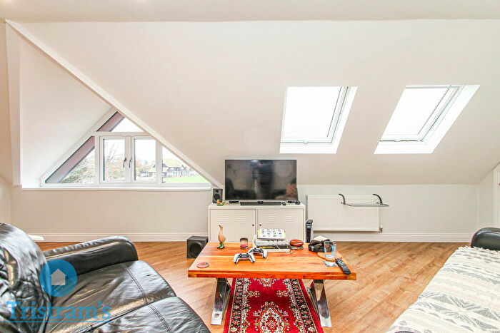 2 Bedroom Apartment To Rent In Flat, Park View Court, West Bridgford, NG2