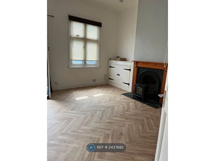 Studio To Rent In Queens Road, Royston, SG8