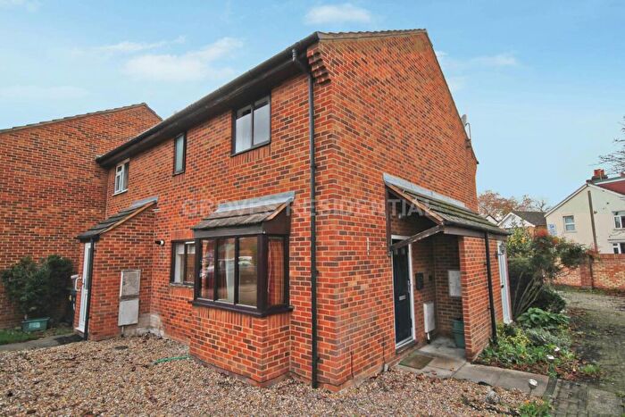 1 Bedroom End Of Terrace House To Rent In Virginia Close, New Malden, KT3