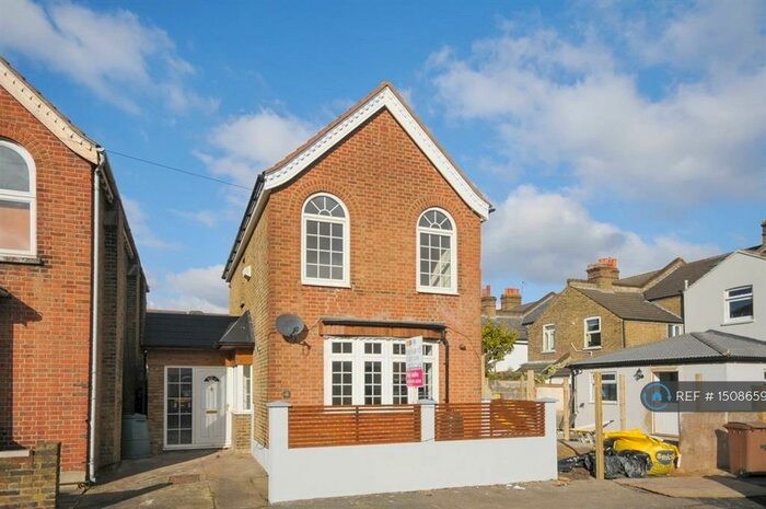 3 Bedroom Detached House To Rent In Orchard Road, Sutton, SM1