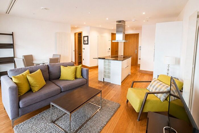 2 Bedroom Flat For Sale In Crossharbour Plaza, London, E14