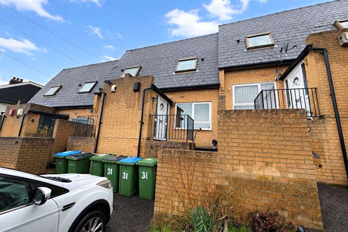 2 Bedroom Terraced House For Sale In Brent Road, Shooters Hill, SE18