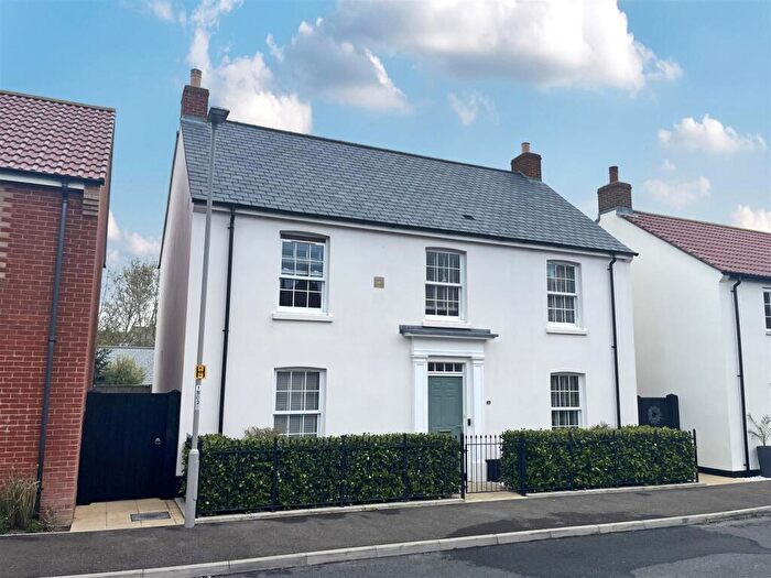 4 Bedroom Detached House For Sale In Oldridge Road, Chickerell, DT3