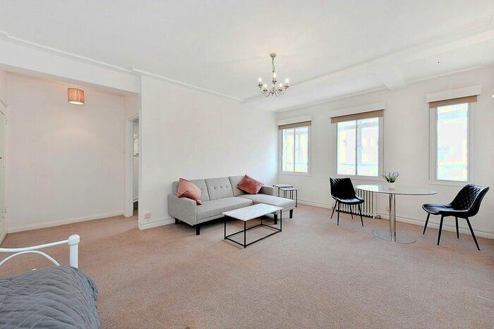 Studio To Rent In Cheltenham Terrace, Chelsea, SW3