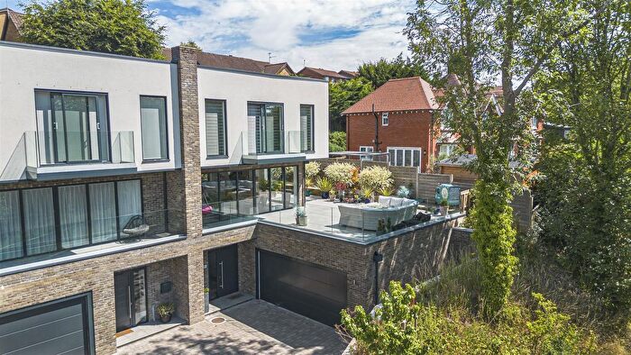 4 Bedroom Semi-Detached House For Sale In Hertingfordbury Road, Hertingfordbury, SG14
