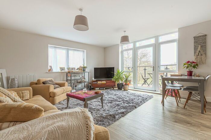 2 Bedroom Apartment To Rent In Arborfield, Berkshire, RG2