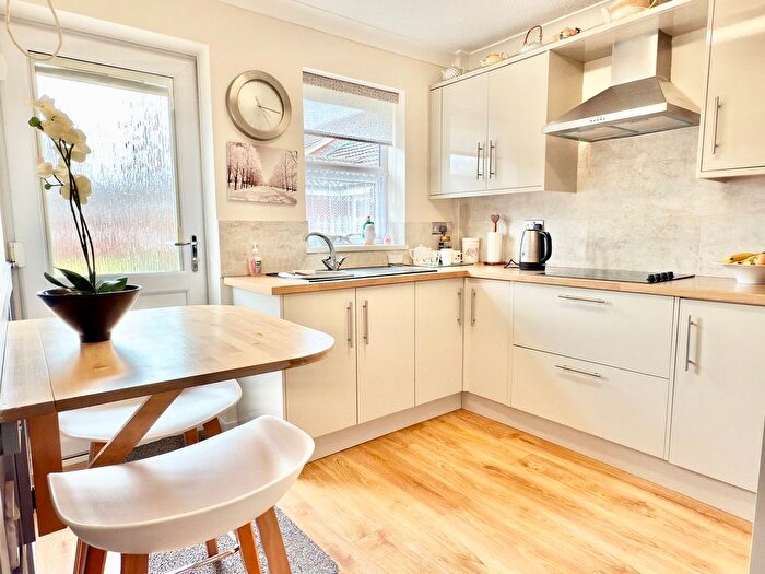 2 Bedroom Bungalow For Sale In Shephard Mead, Tewkesbury, GL20