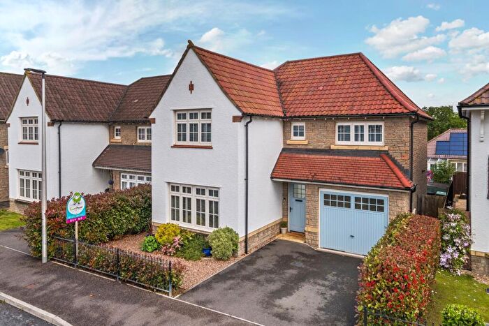 4 Bedroom Detached House For Sale In Rookabear Avenue, Roundswell, Barnstaple, EX31