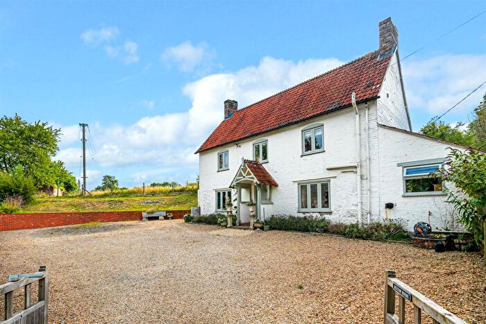 4 Bedroom Detached House For Sale In Church Street, West Lavington, SN10