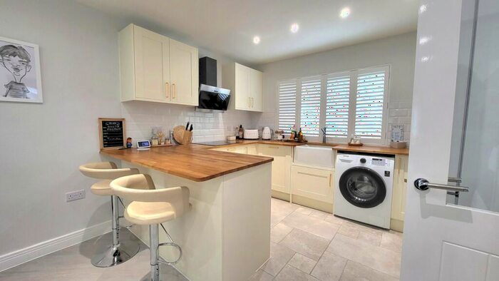 4 Bedroom Bungalow For Sale In Talbot Avenue, Orton Longueville, Peterborough, PE2