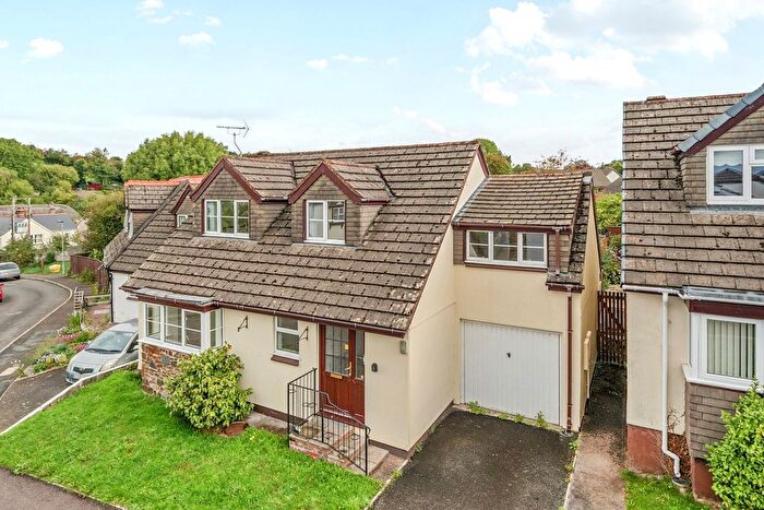 3 Bedroom Detached House For Sale In Barkers Way, North Tawton, Devon, EX20
