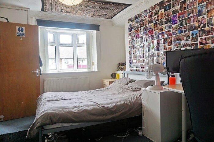 1 Bedroom House To Rent In Jones Terrace, Swansea, SA1