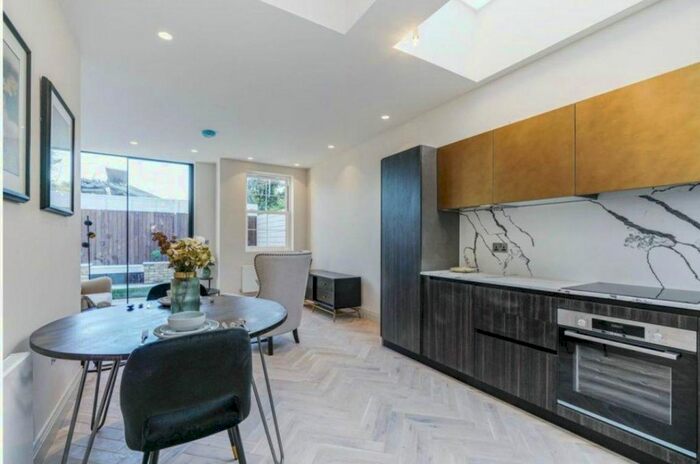 2 Bedroom Flat To Rent In Lynton Terrace, Lynton Road, London, W3