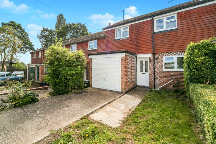 3 Bedroom Terraced House To Rent In Walmer Close, Tilehurst, RG30