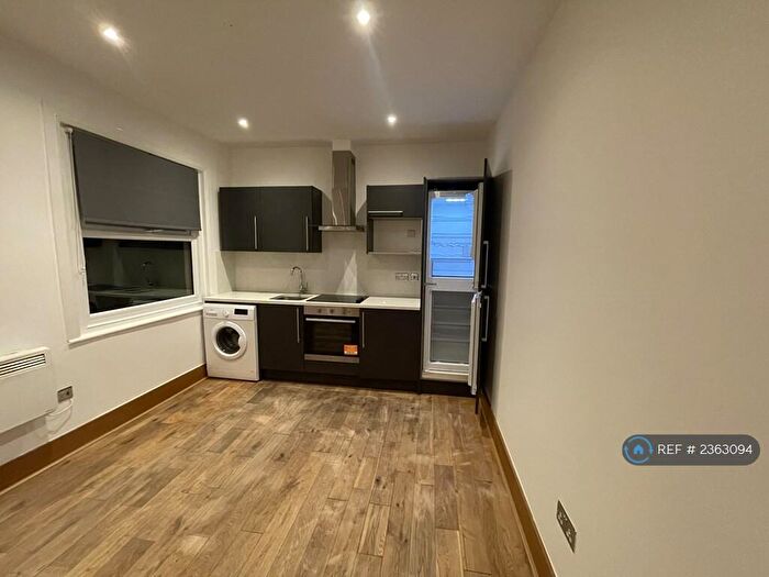 1 Bedroom Flat To Rent In Lower Addiscombe Road, Croydon, CR0