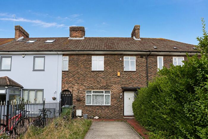 3 Bedroom Terraced House For Sale In Firhill Road, London, SE6