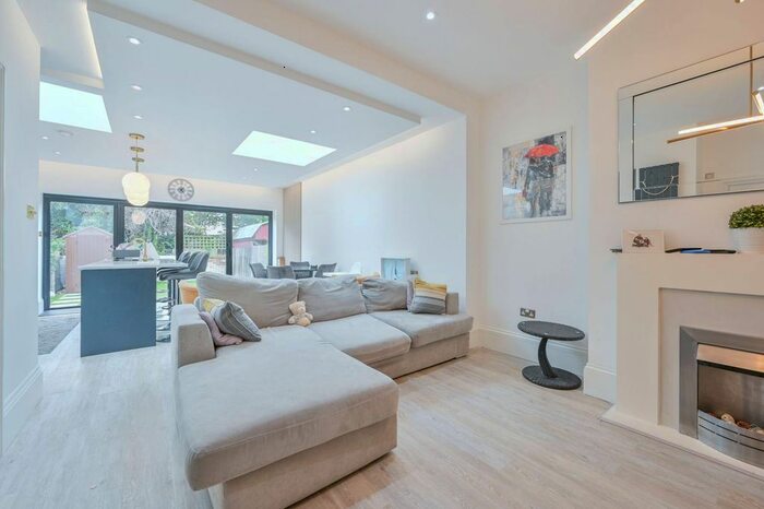 4 Bedroom Terraced House To Rent In Drayton Gardens, West Ealing, London, W13
