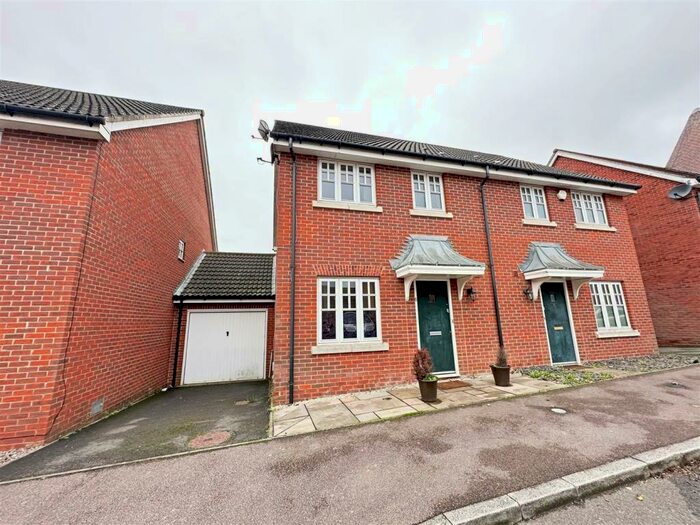 3 Bedroom Semi-Detached House To Rent In Exbury Lane, Westcroft, Milton Keynes, MK4