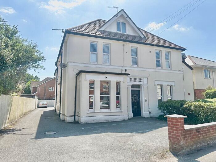 2 Bedroom Apartment To Rent In Florence Road, Bournemouth, BH5