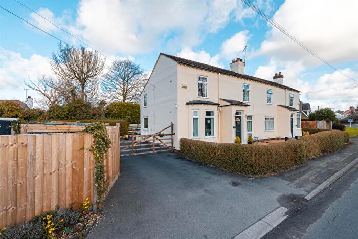 3 Bedroom Semi-Detached House For Sale In Neston Road, Willaston, Neston, CH64