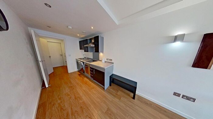 1 Bedroom Flat To Rent In Apartment Basilica King Charles Street, Leeds City Centre, Leeds, West Yorkshire, LS1